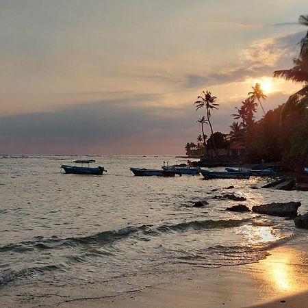 Готель Beach Paradise Матара Екстер'єр фото